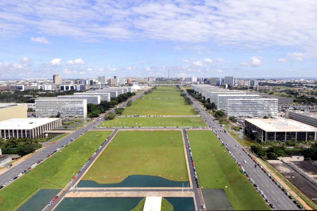 A Esplanada dos Ministérios,